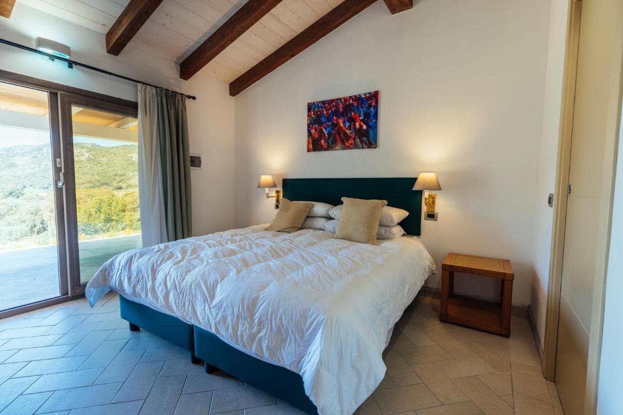 Agriturismo Bed And Breakfast Tanca Taroni Telti Bagian luar foto