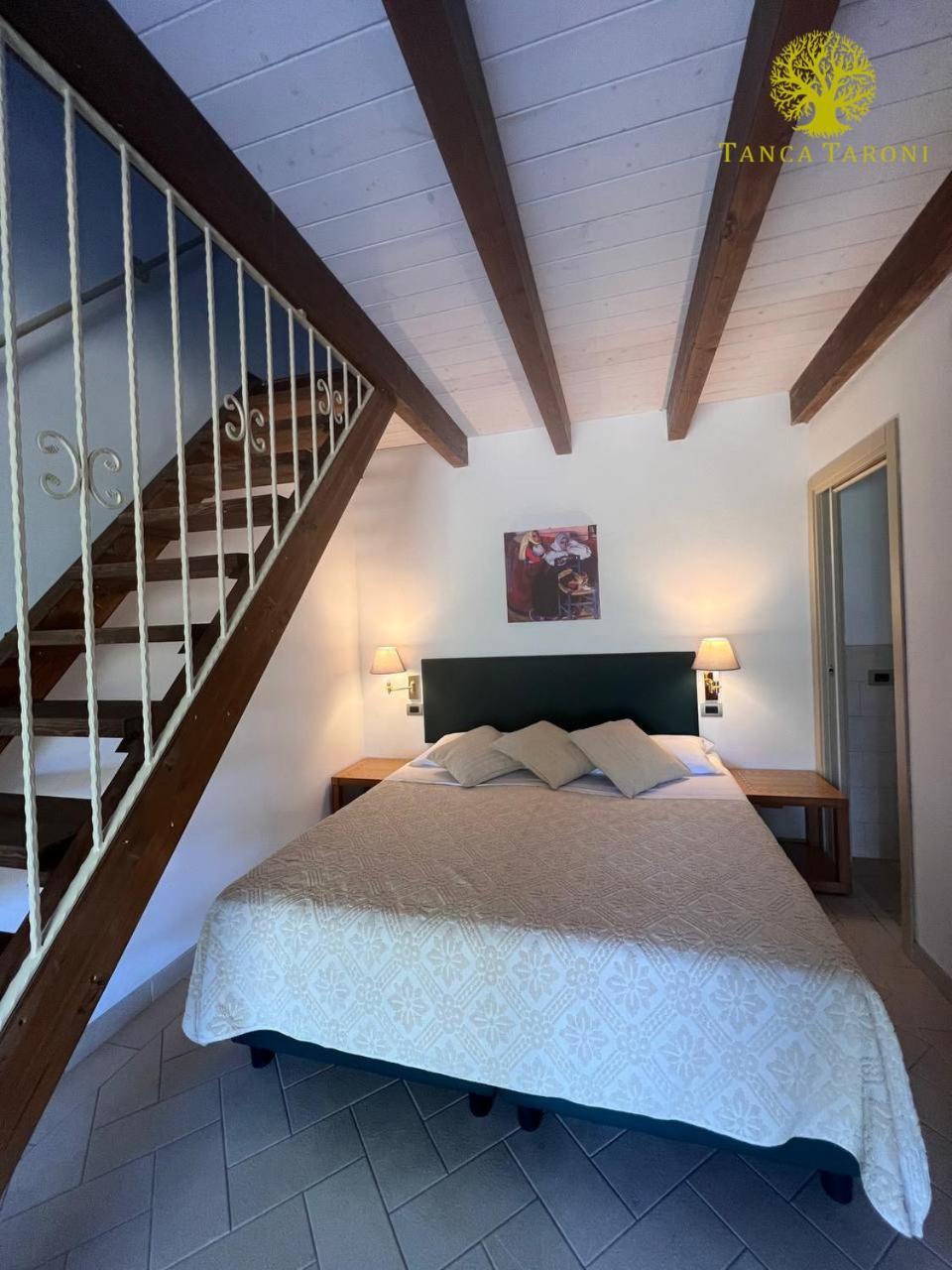 Agriturismo Bed And Breakfast Tanca Taroni Telti Bagian luar foto