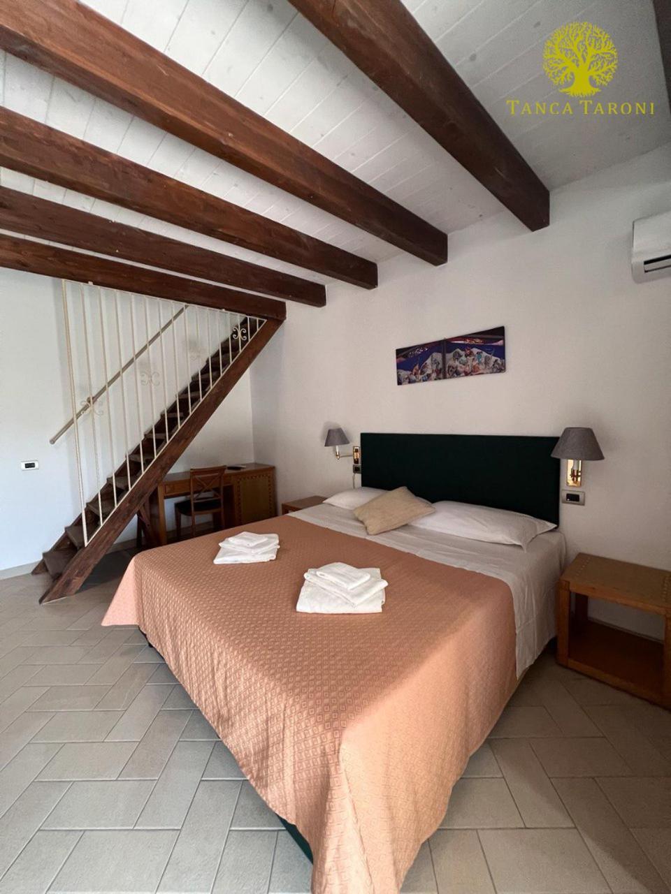 Agriturismo Bed And Breakfast Tanca Taroni Telti Bagian luar foto