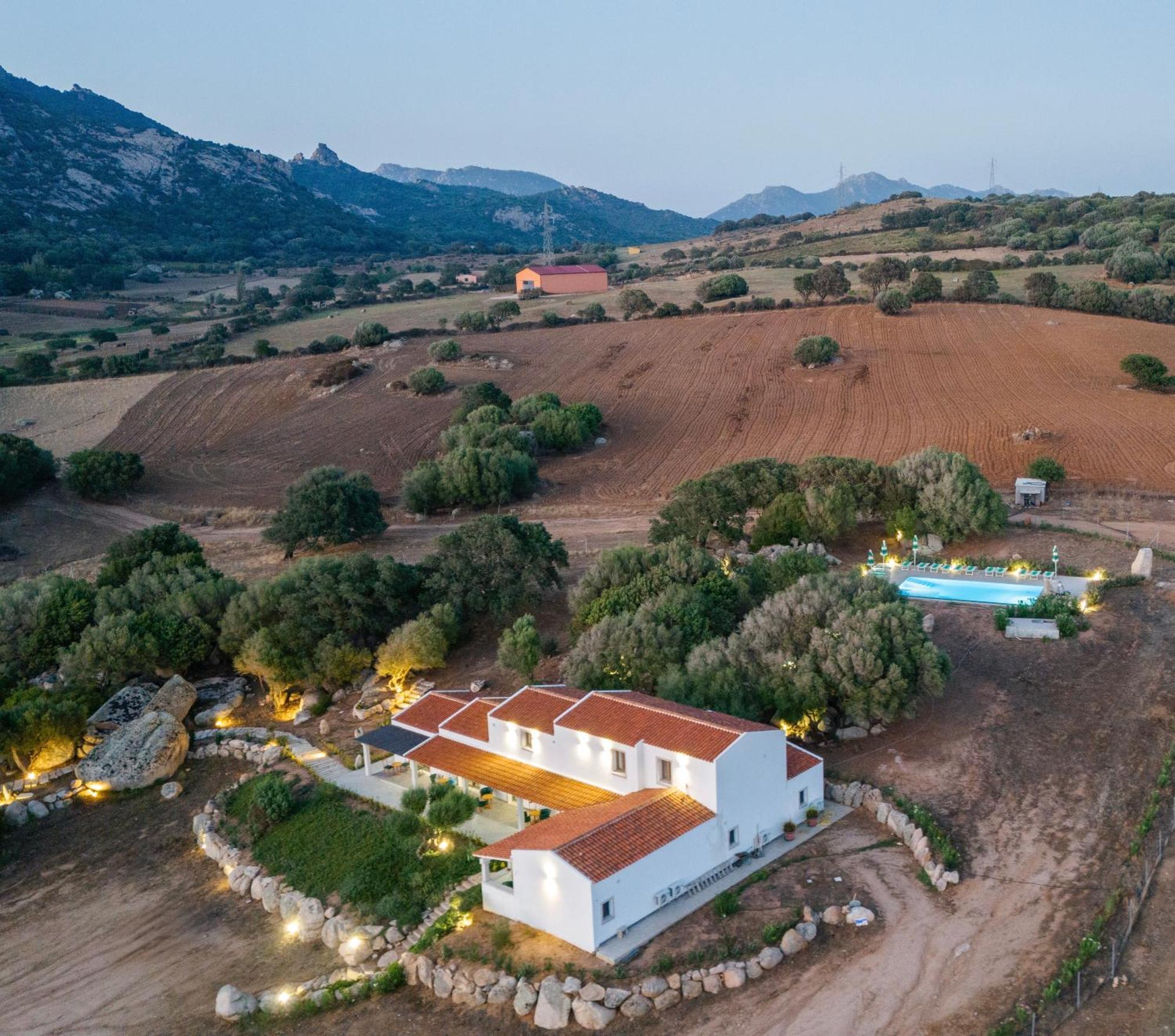 Agriturismo Bed And Breakfast Tanca Taroni Telti Bagian luar foto